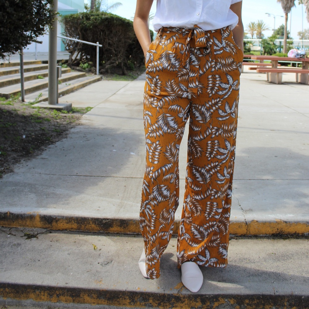 🚨END OF SUMMER SALE// Mustard yellow Floral pants - Picture 6 of 8